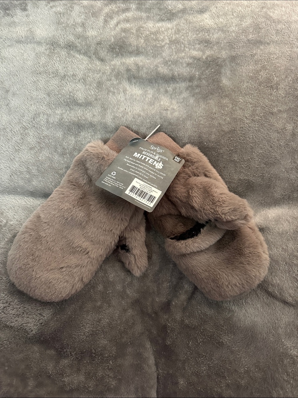 Sprigs Plush Reversible Faux Fur/Sherpa Mittens - Taupe